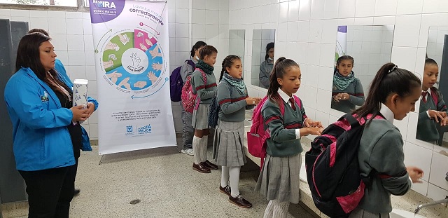 Empezaron las jornadas de vacunación en los colegios distritales de Bogotá