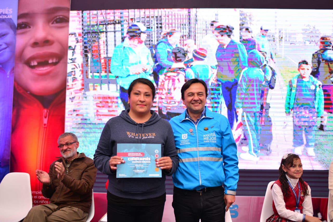 En Suba reconocimiento a niños del programa Ciempiés