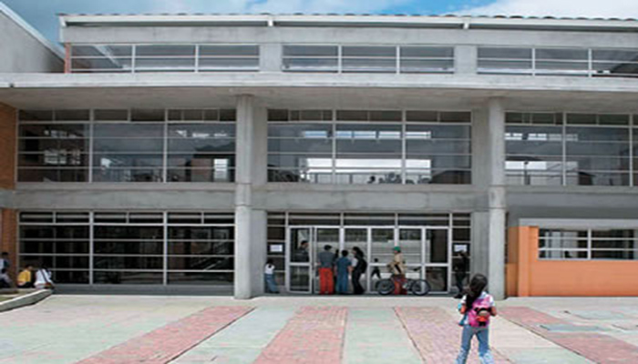 Distrito invierte $20 mil millones para dotar colegios oficiales de Bogotá
