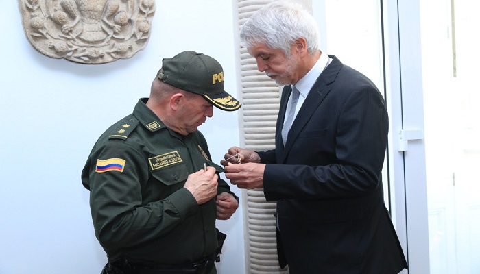 Alcalde Peñalosa destaca labor de general Ricardo Alarcón como subcomandante de la Policía de Bogotá