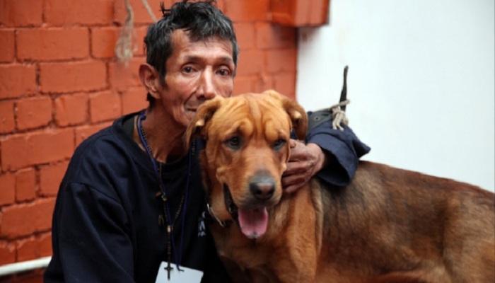 El hogar de paso que cuida de habitantes de calle y sus mascotas