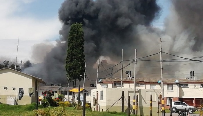 Último minuto: Fuerte incendio cerca de la cárcel de la Picota en Bogotá