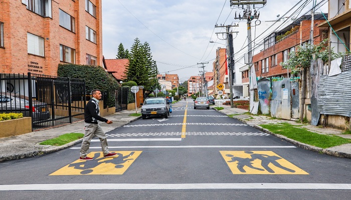 Alcaldía de Bogotá inició señalización de más de mil vías locales: Suba, Kennedy y Ciudad Bolívar las más beneficiadas 