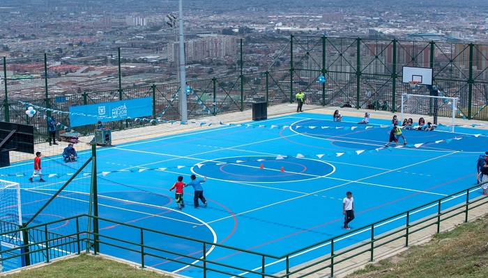 Alcalde Peñalosa entregó dos piscinas y un nuevo parque en Bosa y Ciudad Bolívar, respectivamente