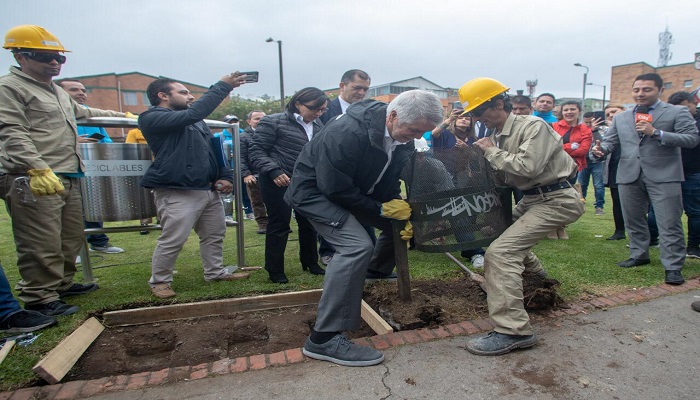 Inicia instalación de 80.000 canecas nuevas por toda Bogotá, una por cada 90 habitantes