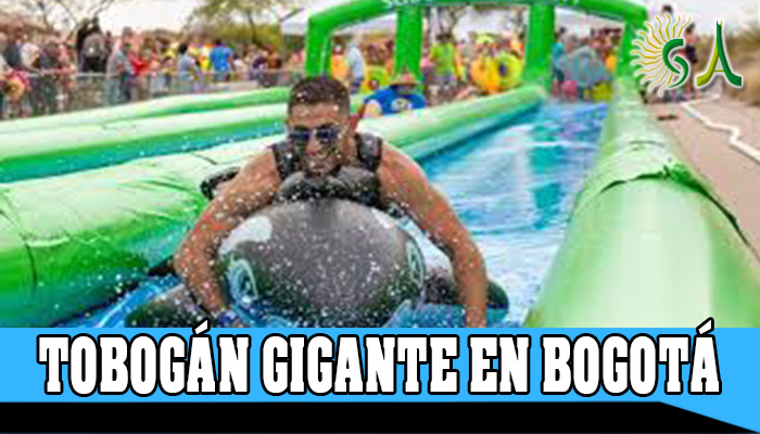 Tobogán gigante en el Festival de Verano