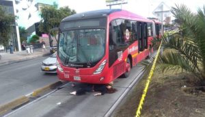 La imprudencia cobra otra vida: Nuevamente una persona muere al intentar colarse en Transmilenio