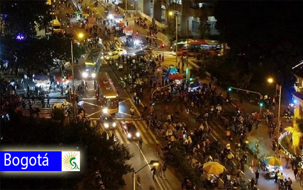 Más de 3 millones de bogotanos salieron a participar de la Ciclovía Nocturna