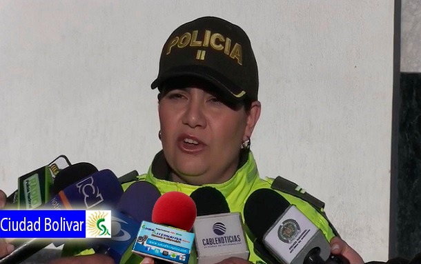 En medio de vidrios, fósforos y peligrosas sustancias químicas, fueron encontrados dos bebés, al interior de una vivienda en Ciudad Bolívar