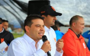 El nuevo gobernador de Cundinamarca Nicolás García se unen para hacer equipo con Claudia López alcaldesa de Bogotá