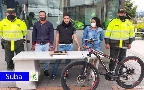 Patrulleros frustran robo de bicicleta a mano armada cerca de Plaza Imperial y capturan en flagrancia a tres extranjeros