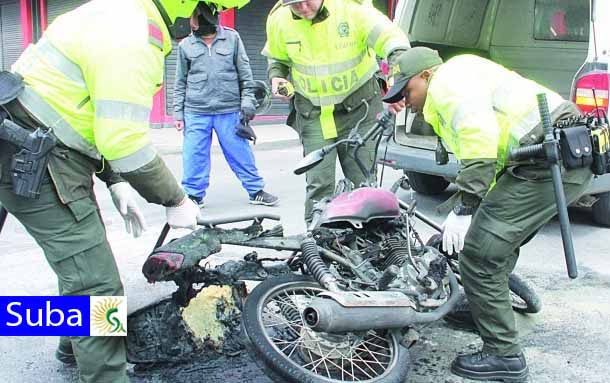 Ladrones robaron celular y terminaron heridos y con su moto quemada en Suba