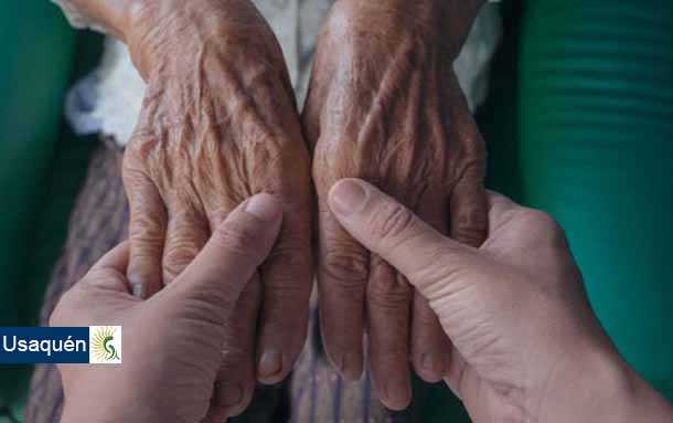 Abuelita perdida en Usaquén fue encontrada por uniformados de la policía
