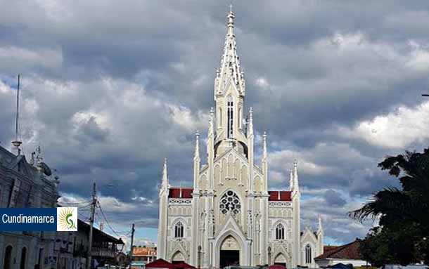 Mantenimiento y embellecimiento de la Basílica Menor de Ubaté, se firmó convenio para realizar estas obras, por $2 mil millones