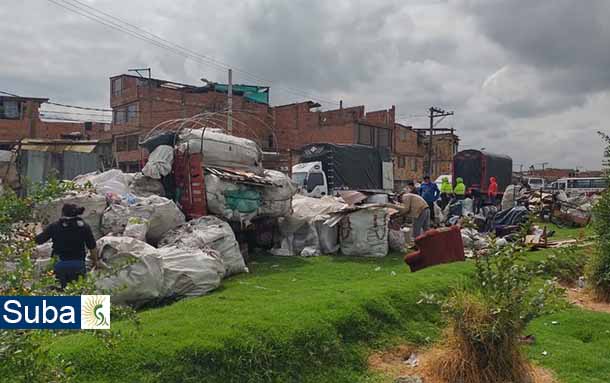 La alcaldía local de Suba realizó una limpieza del espacio público en la ronda del Rio Bogotá