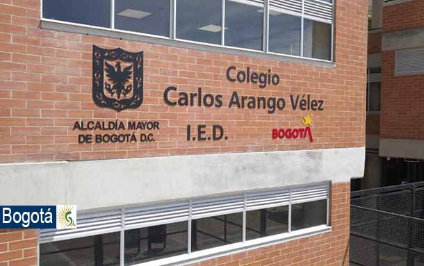 La Alcaldía de Bogotá entregó este lunes 30 de noviembre la restitución completa del colegio Carlos Arango Vélez