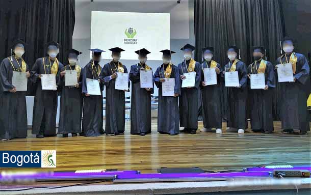 Adolescentes y jóvenes de responsabilidad penal obtienen sus títulos de bachilleres