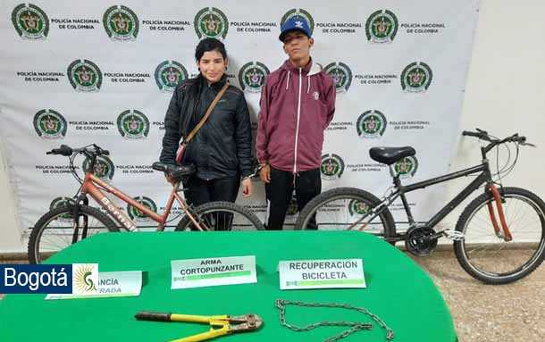 Policía de Bogotá captura a pareja sorprendida robando una bicicleta