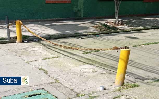 En Suba Almendros: Una calle bloqueada por sus propios habitantes