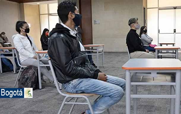 Secretaría de Educación de Bogotá abre la convocatoria #FEST2021 que financia la matrícula y el sostenimiento de jóvenes que quieran estudiar una carrera técnica, tecnológica o profesional