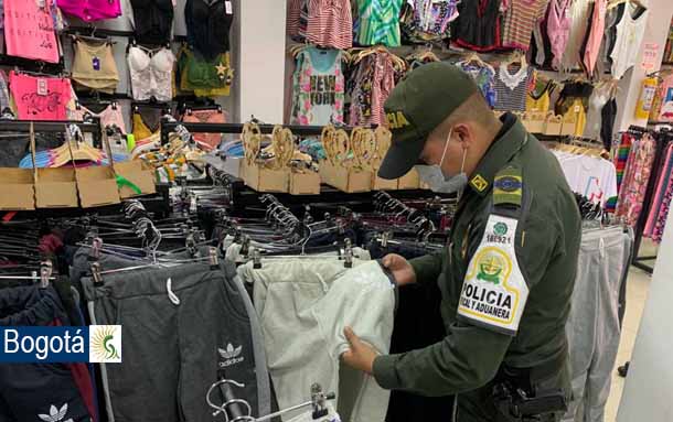 Se aprehendió en la capital del país confecciones y accesorios para celular por más de 150 millones de pesos