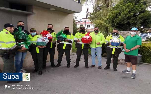 En Suba Mirandela, comunidad, comerciantes y administradores de conjuntos ofrecen detalles de gratitud a su Policía