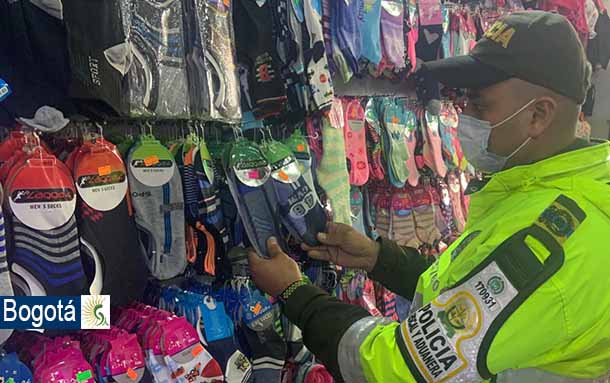 Se aprehendió en la capital del país confecciones de contrabando