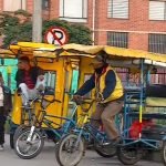 Grave accidente entre un bici taxi y dos peatones en Suba