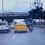Secretaría de Movilidad abrió investigación a taxista que arrolló a motociclista en Bogotá