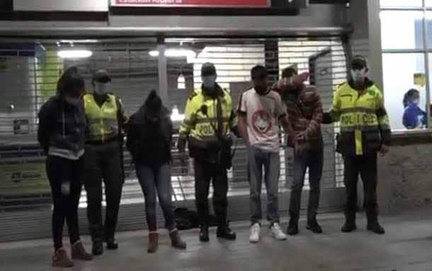 Policía capturó a cuatro personas que se dedicaban a hurtar en TransMilenio