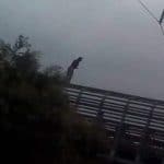 Mujer intenta suicidarse desde el puente peatonal en el éxito de Suba