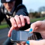Comunidad del barrio Pinos de Lombardía se queja por el hurto de celulares