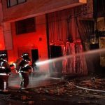 Investigan las causas del incendio en cuatro edificaciones esta madrugada