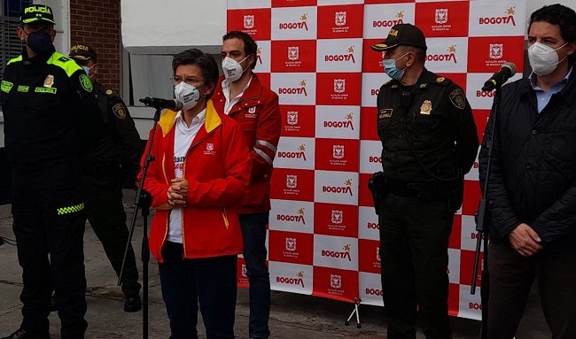 Claudia López, fue abucheada por manifestantes durante su visita en Suba