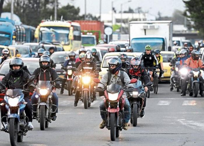 Derogada restricción para motocilistas con acompañantes en calzadas centrales