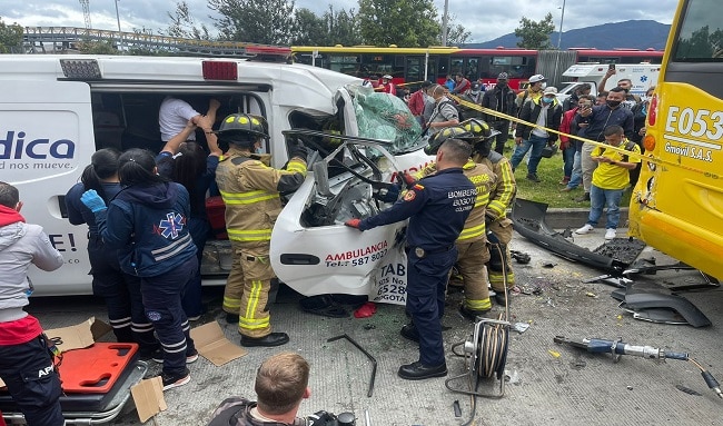 Grave accidente se registro en Bogotá este jueves, una persona quedó atrapada
