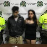 Policía captura a una pareja señalada de atracar a un conductor en Bogotá