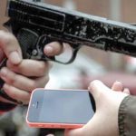 En Suba, dos capturados por hurto de celulares y porte ilegal de armas de fuego