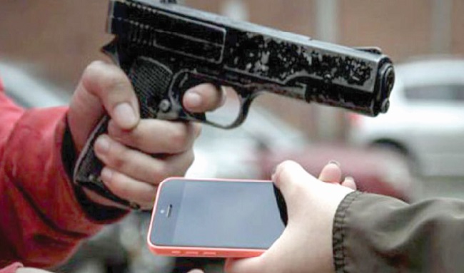 En Suba, dos capturados por hurto de celulares y porte ilegal de armas de fuego
