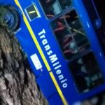 Caída de bus por un barranco deja 17 personas heridas y dos personas muertas en Bogotá