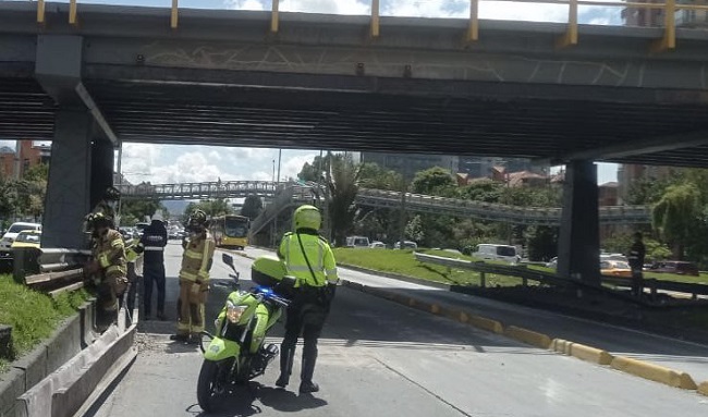 Se cayó parte del puente de la Autopista Norte con calle 116; la movilidad se vio afectada