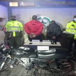 Dos capturados por robo de motocicleta y celular en Suba