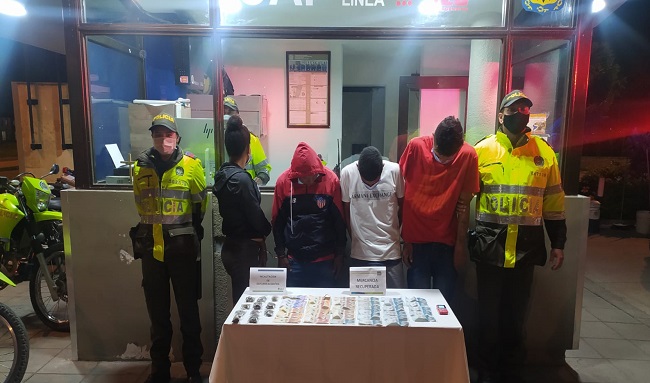 En Suba, cuatro personas fueron capturadas por la comercialización de marihuana