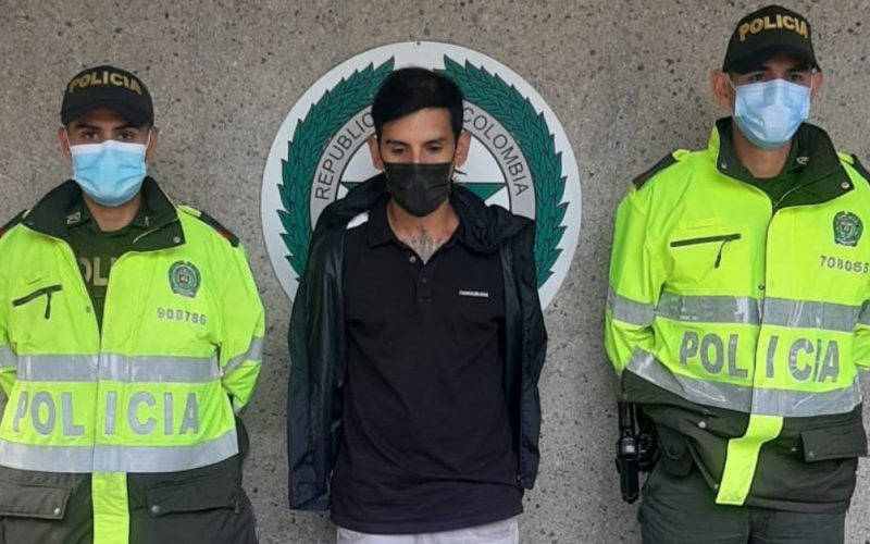 Policía de Suba detiene a portador de marihuana y cocaína