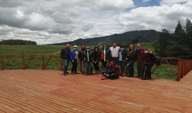 Ediles de Suba recorrieron en lancha el Río Bogotá