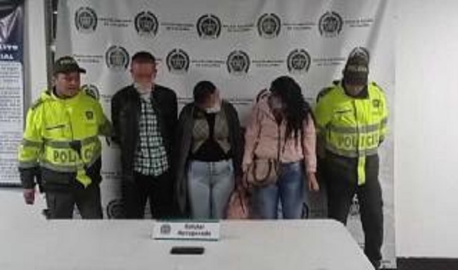 Dos mujeres y un hombre capturados en hurto a pasajeros de bus del SITP