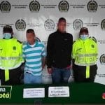 Capturan a 2 hombres que luego de hurtar a ciudadano huyeron en bus alimentador