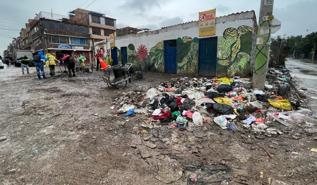 Con escombros y basuras amanecen habitantes de la localidad de Suba