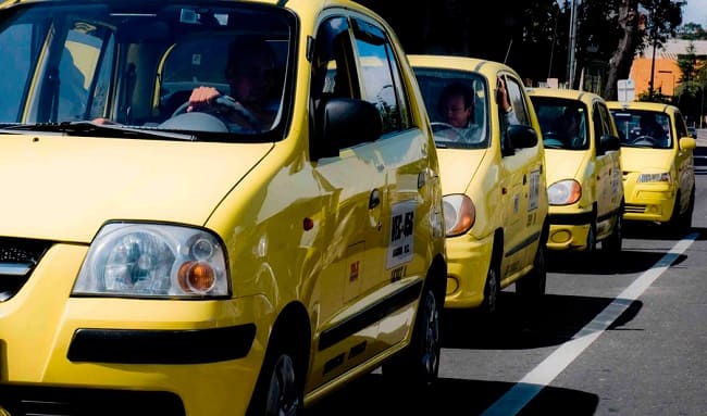 ¡Éxito en las Tarifas! Taxistas Celebran un Día sin Carro
