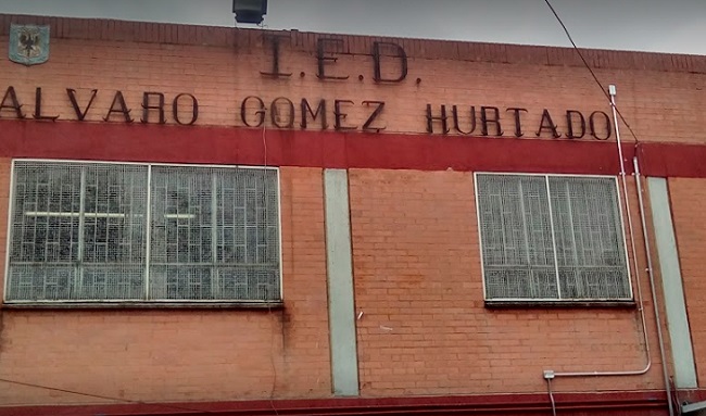 Jóvenes amenazan con machete alumnos del Colegio Álvaro Gómez Hurtado